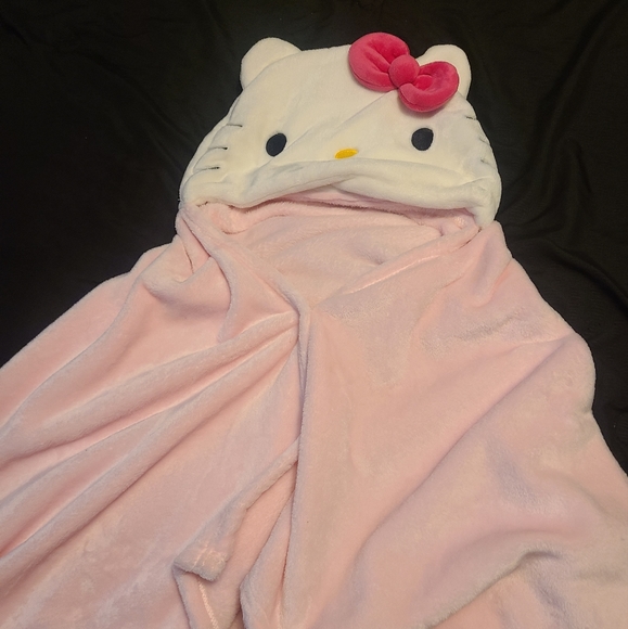 Shein x Hello Kitty and friends hooded blanket - Picture 6 of 10